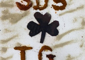 Powiększ zdjęcie Logo ŚDS TG z piasku kinetycznego